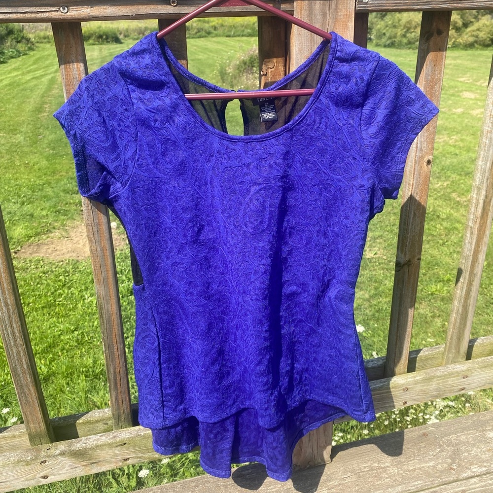 Rue 21 women’s purple and black dress shirt